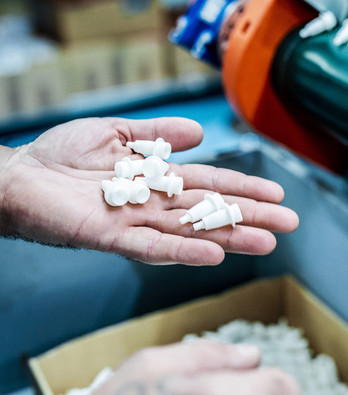 controllo materiali stampaggio plastica
